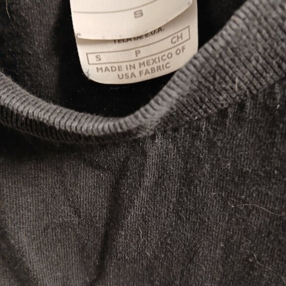 Vintage Nike Black and Red Top with Bold Print - Picture 2 of 7